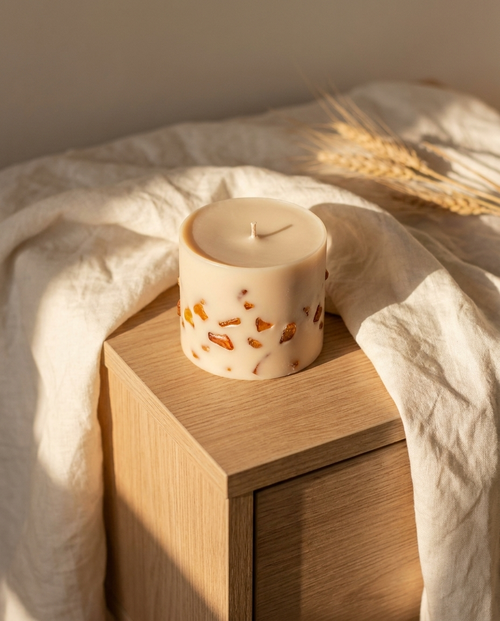 Bougie parfumée tilleul et miel en cire de soja Sleeping Zen, ornée d'ambre