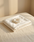 Coffret Nuit de Soie Sleeping Zen — taie d'oreiller en soie 22 momme et chouchou assorti